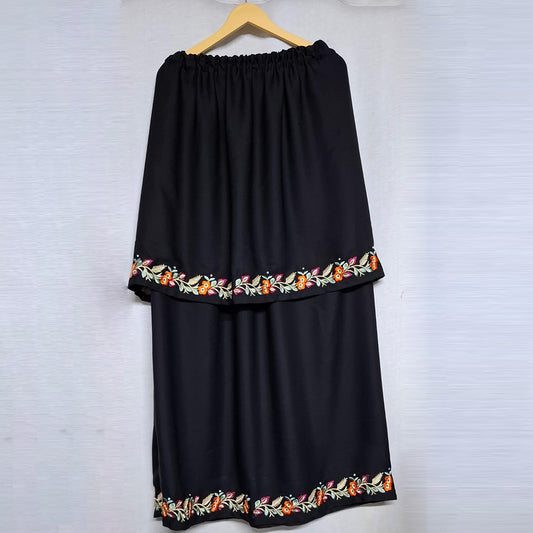 الصاية الأمازيغية: الصاية بثوب الكريب اللون الاسود مطروزة بالخيط حرير اصلي.